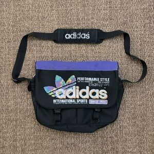 Vintage Adidas Performance Style Die Weltmarke mit den drei Streifen